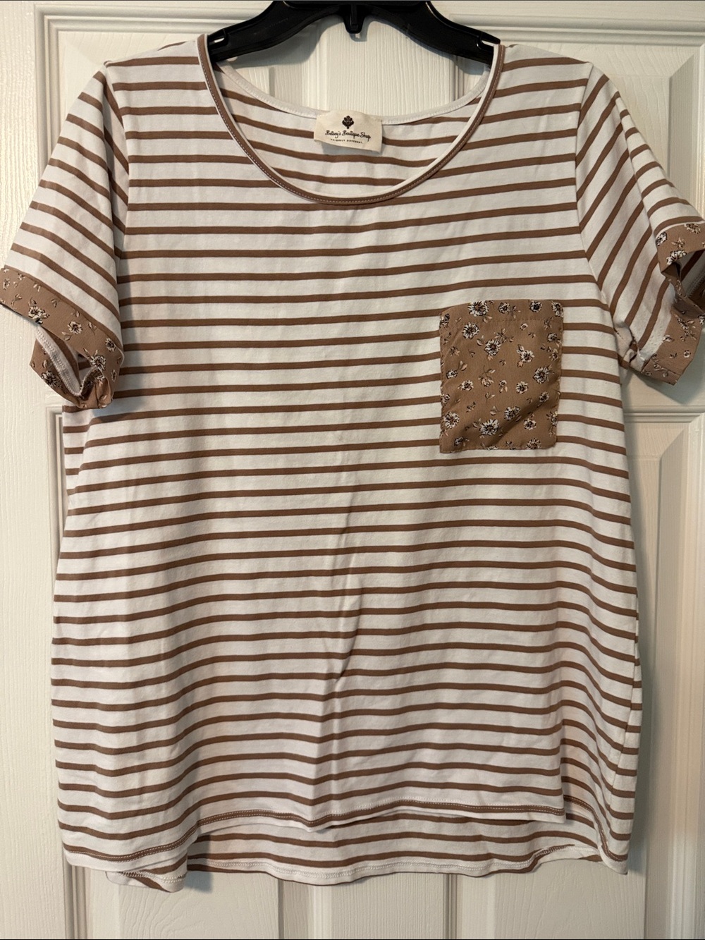 Striped Short Sleeve Tee with Floral Pocket - White & Tan